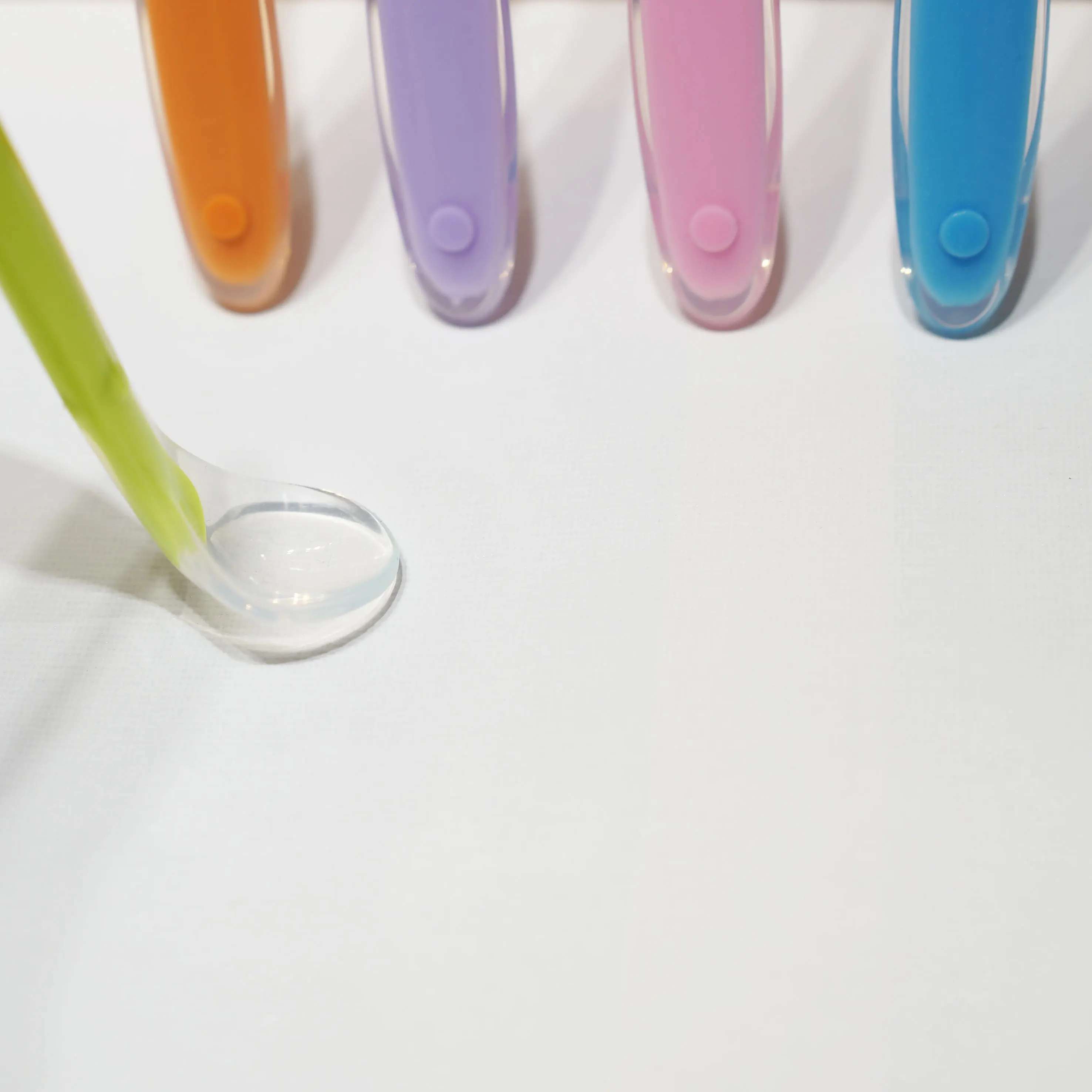 Hot Selling Soft Silicon Baby Feeding Supplies Toddler Feeder Soup Food Dinnerware Silicone Baby Spoon for bebes