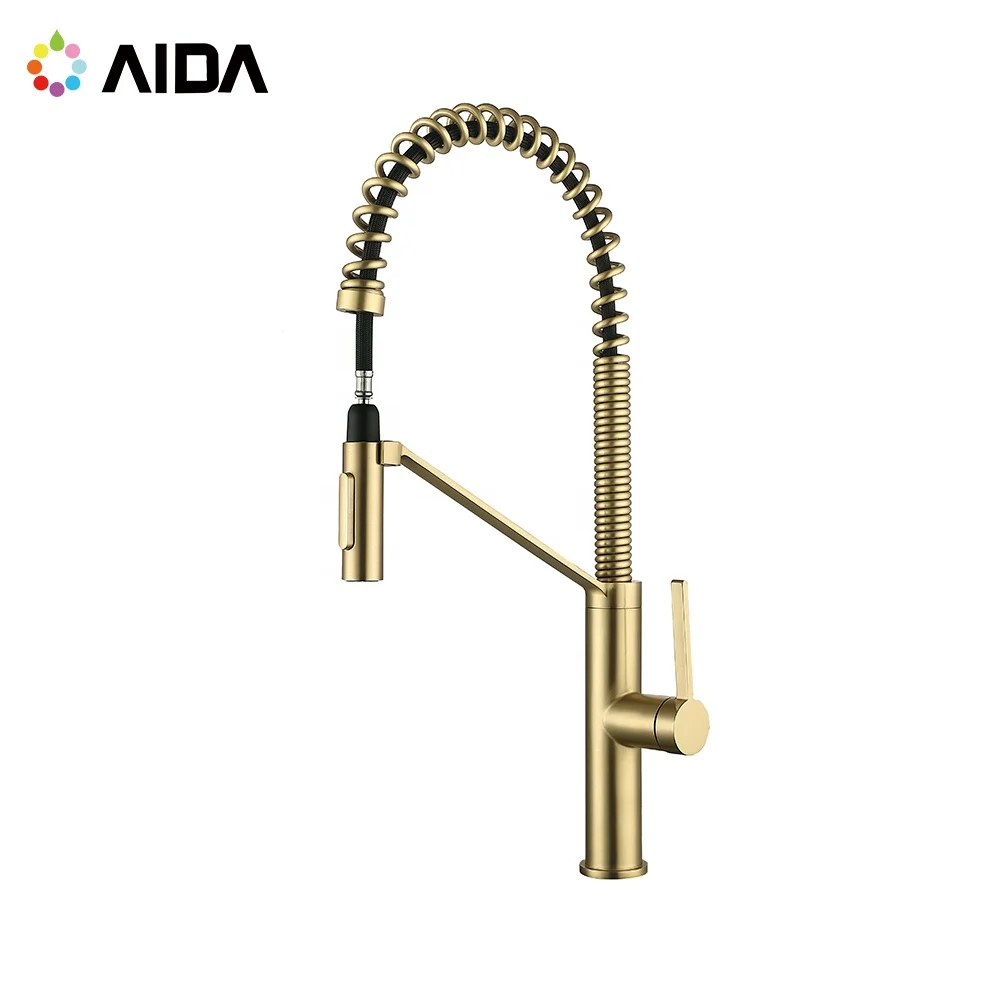 Wholesale Extendable Spring Polished Pull- Down Golden Brass Kitchen Faucet