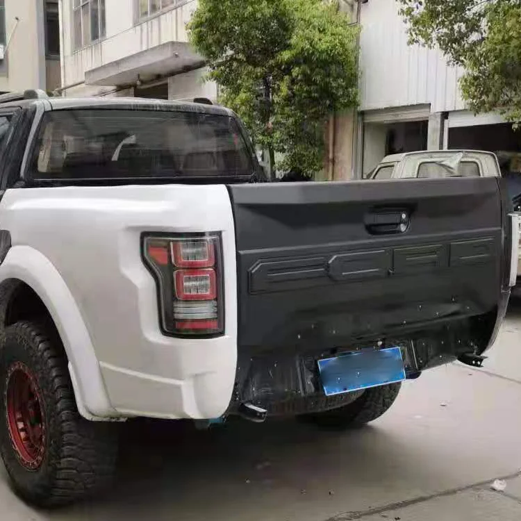 Накладка на заднюю дверь для Ford Ranger T6 T7 T8 2012
