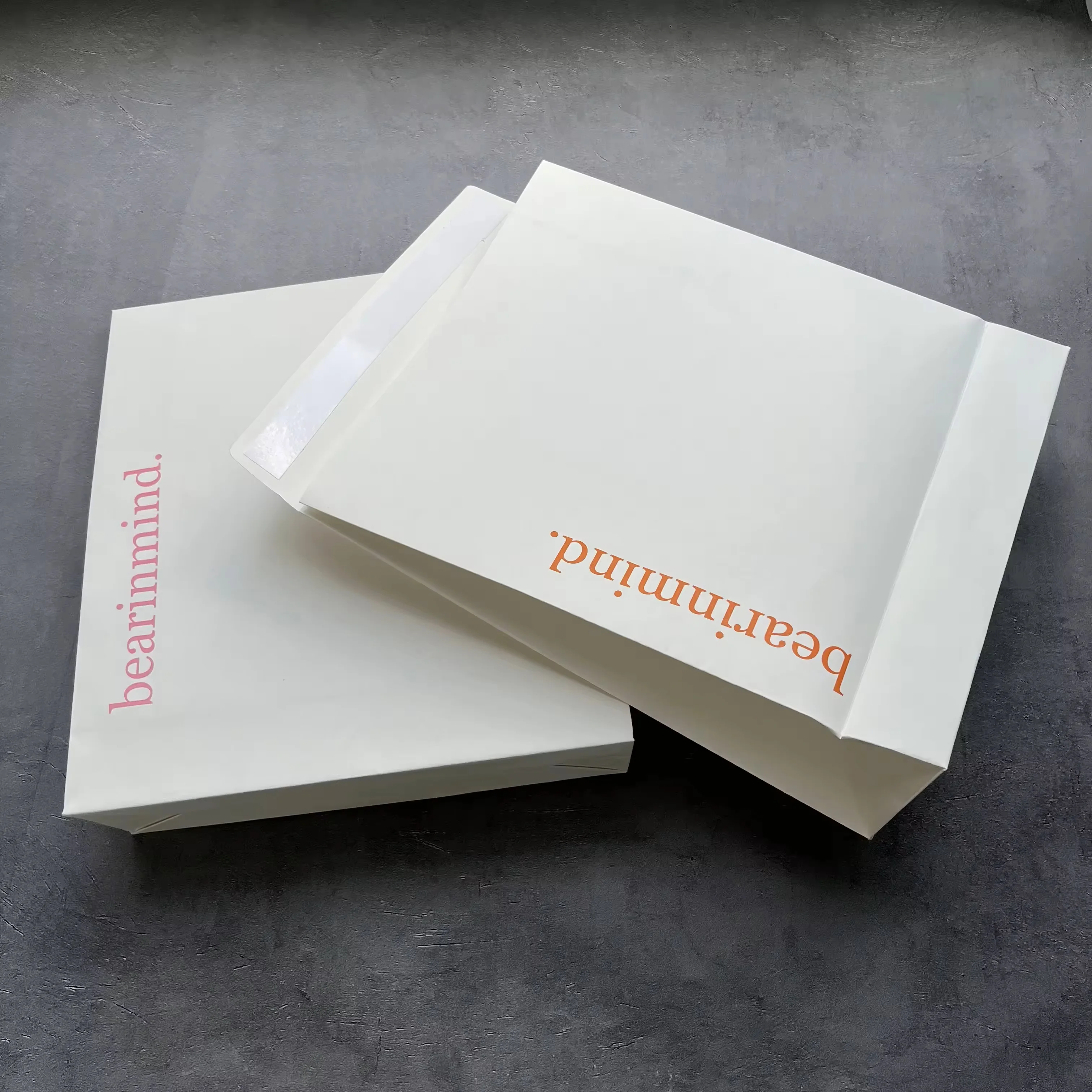 Kraft Shopping Delivery Bag with Sticker 100% Recyclable Environmental Friendly Custom Logo Kraft Paper Mailer Bag Envelope Bag