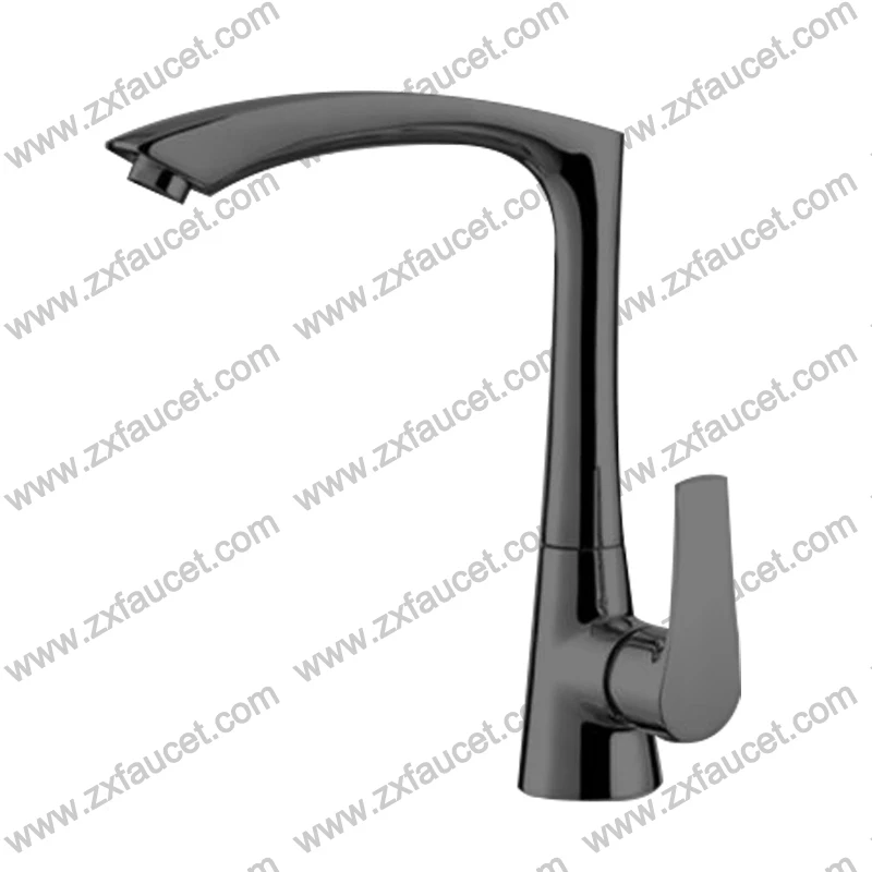 kitchen faucet2.jpg