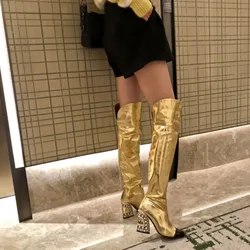 Новинка; Лидер продаж; Обувь на толстом каблуке, Сапоги выше колена женская обувь золотого цвета с длинным рукавом сочетающихся цветов рыцарские сапоги со стразами; Высокие облегающие сапоги