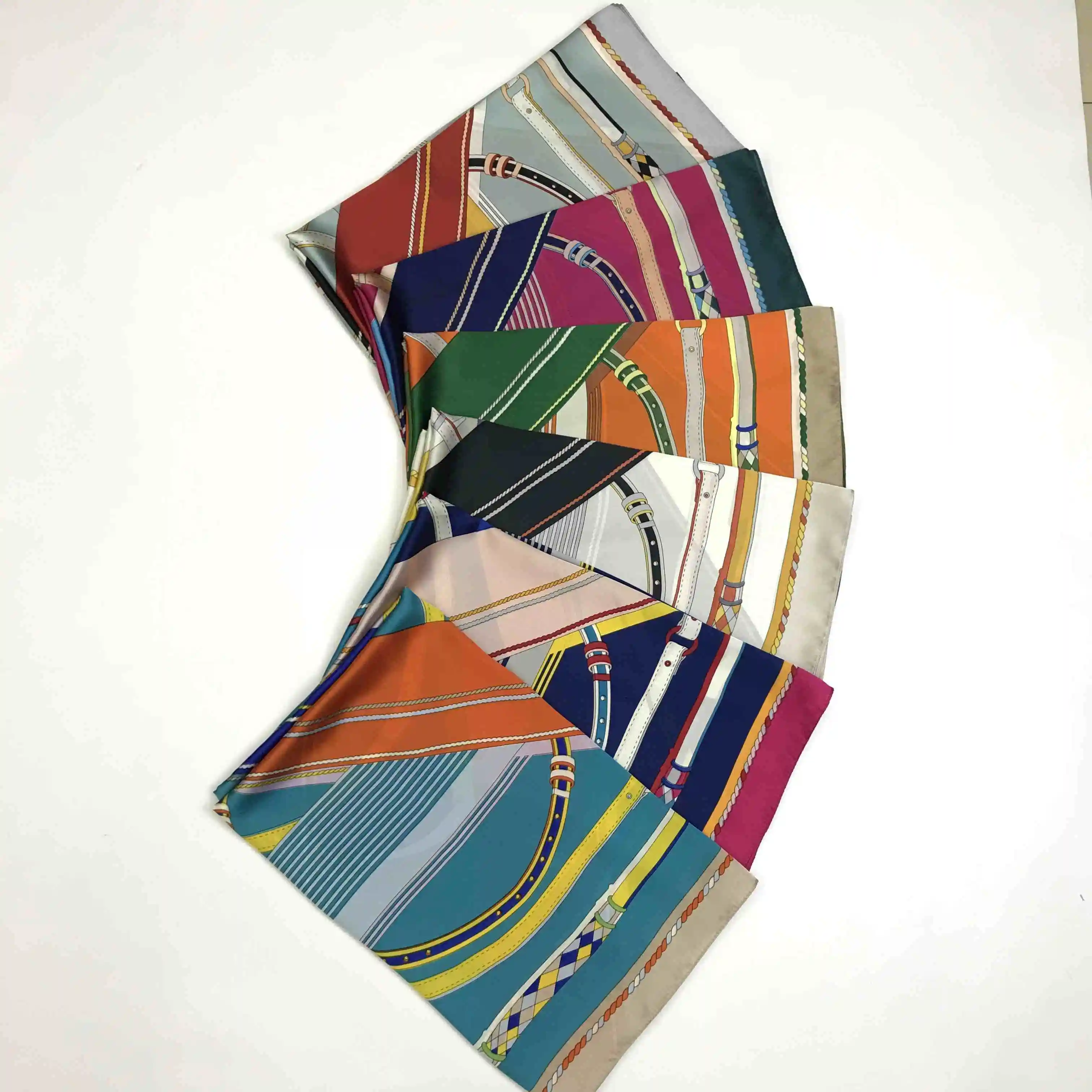 2022 Latest High Quality Women Silk Hijabs High Quality Wholesale Cheap Print Ladies Fashion Personalized Infinity Scarf