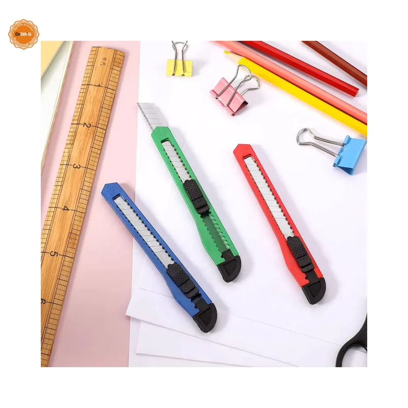 Hot selling portable snap on blade Hobby Sliding 9mm knife box precision film cutting knife