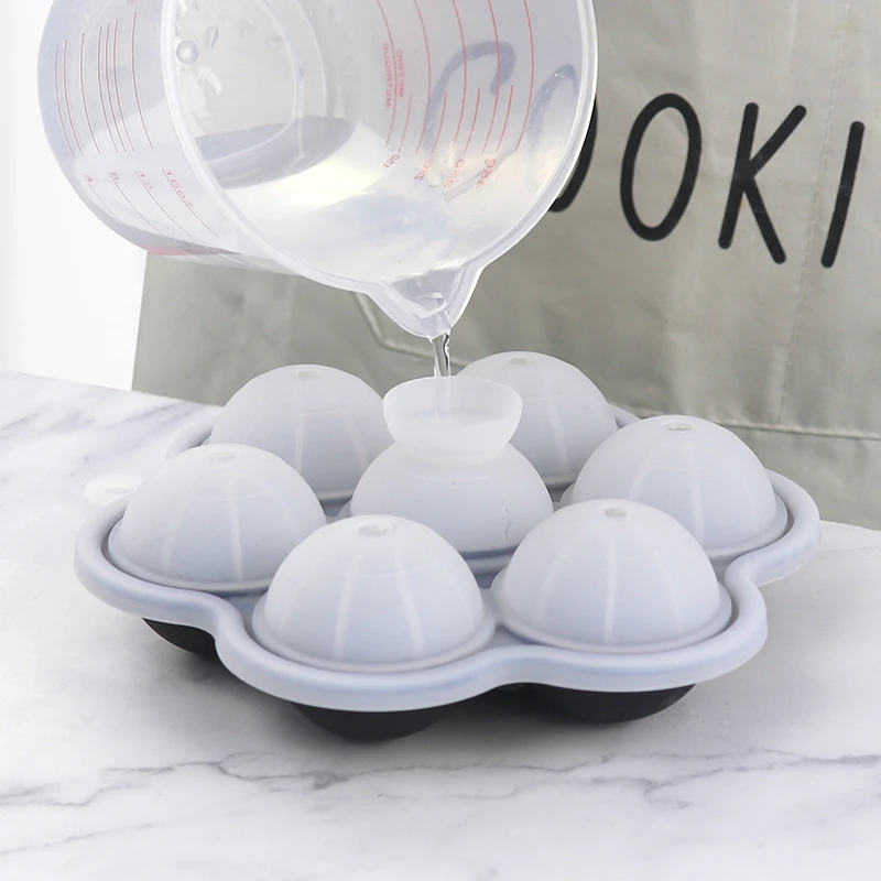 Creative and Easy Released Ice Ball Making Mold 7 Cavity Silicone Whiskey Tray with Lid