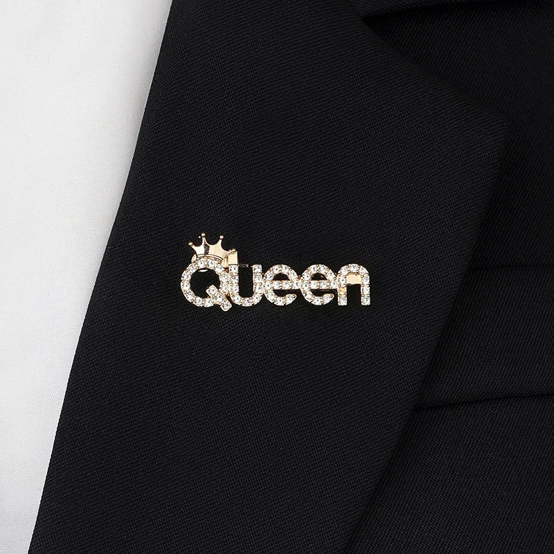 Jachon Wholesales Shining Elegant Overcoat Brooch Pin Crystal Rhinestone Crown Letters Brooches Women Clothing Accessories