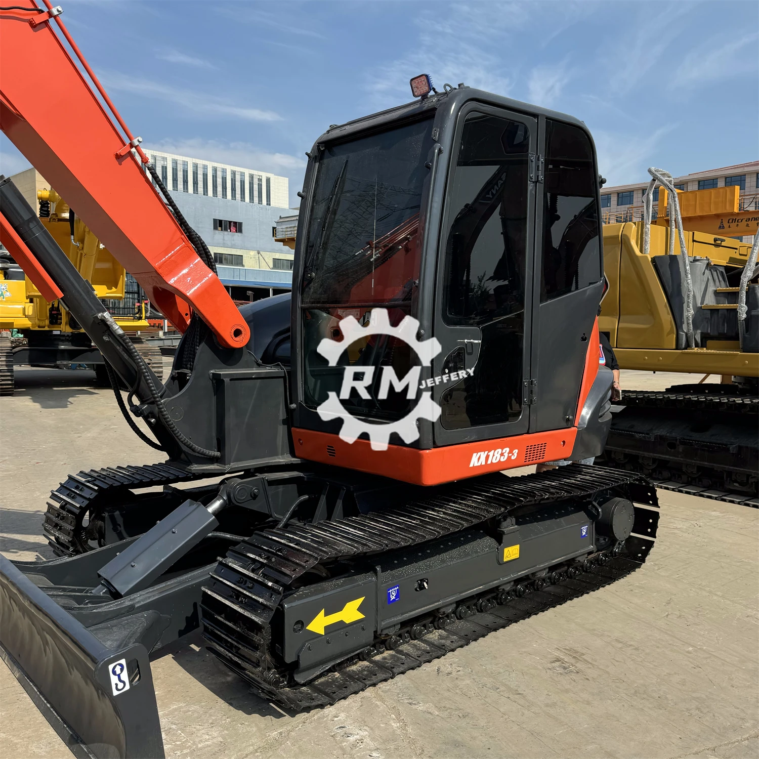 Дешевый Подержанный мини-экскаватор kubota kx183 Бесплатная доставка низкая цена подержанный экскаватор kx155 kx165 kx185 в Шанхае