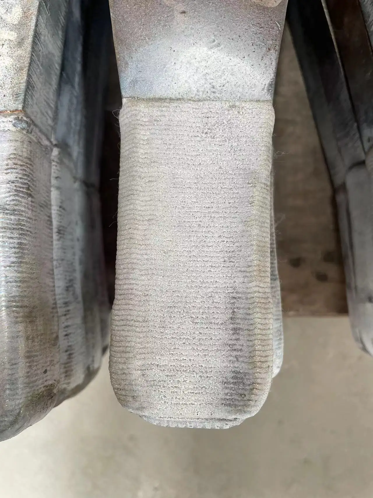 FED 6000W fiber laser coating for irregular mental workpieces with Kuka 6 Axis Robot Arm  Laser cladding equipment