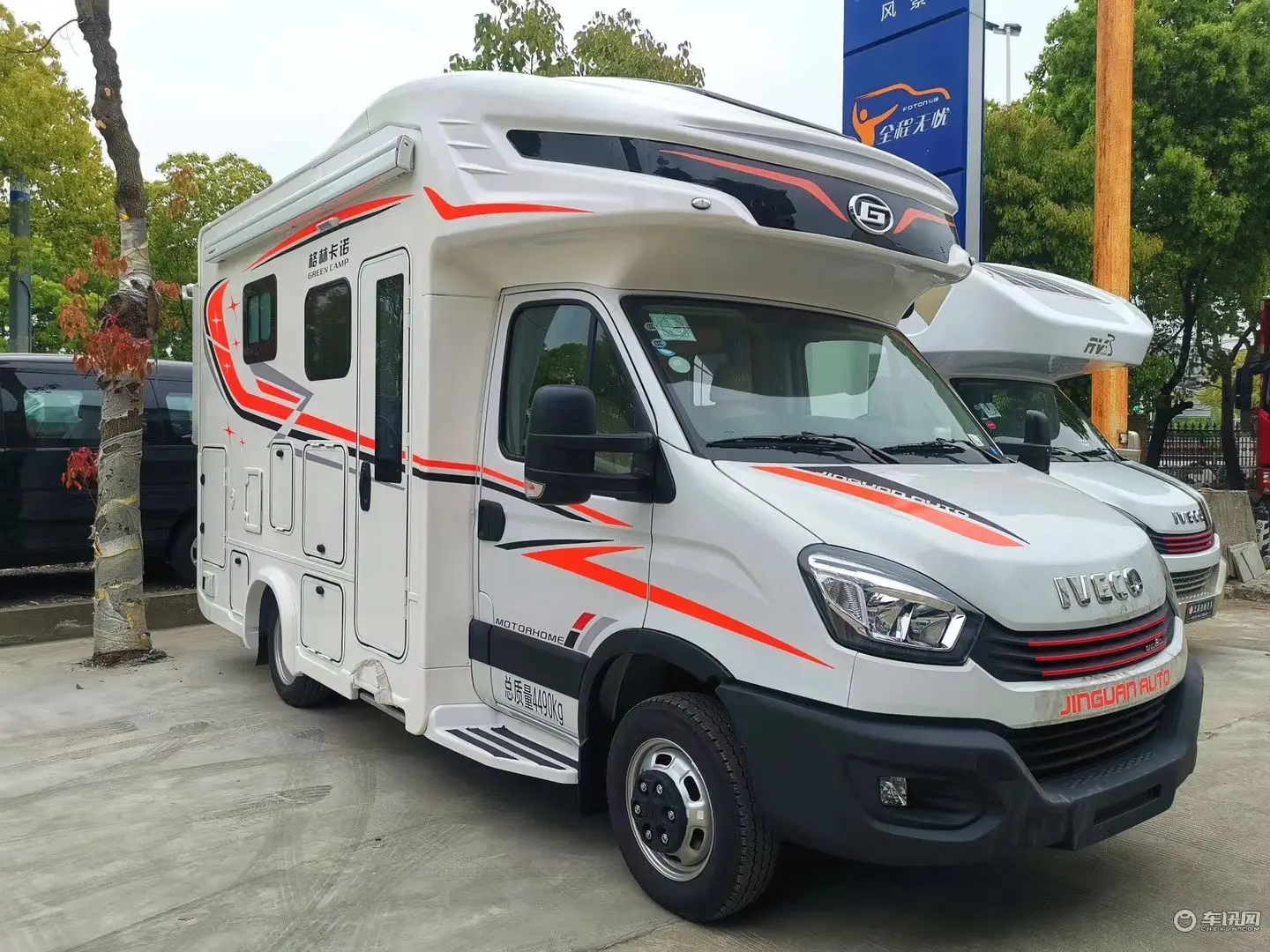 modified refitted vehicle for camp recreational tour car brand iveco chasis for 4-6 person sleep toilet cooking equipment