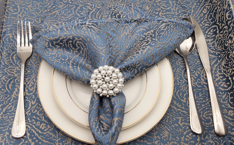 Round Flower Napkin Rings Gold Rhinestone Napkin Rings Holder Pearl Napkin Rings for Wedding Dinner Table Decoration HWP07