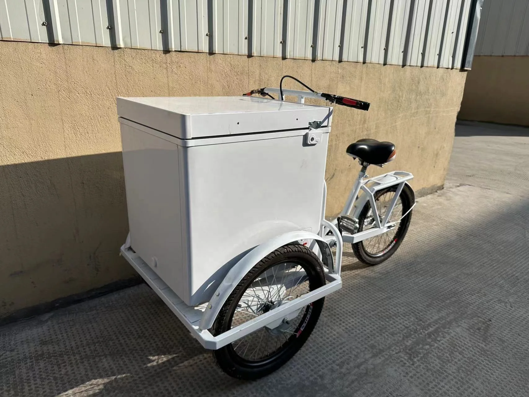 battery build-in Ice cream tricycle 68 Liters freezer with solar power system ice cream cart  ice-lolly bike