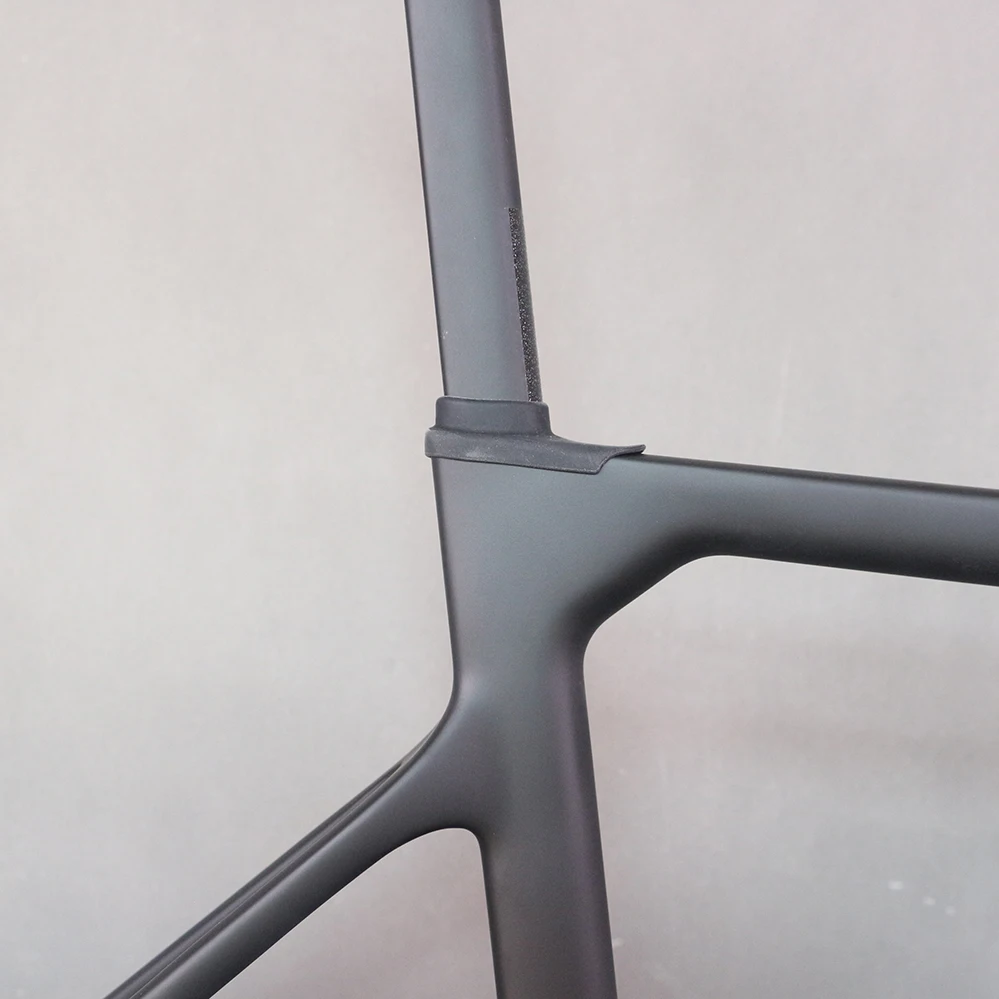 Carbon frame Super Light Carbon Fiber T1100 Disc brake Road Bike Frame Full Hidden Cables 700*32C bicycle black matte FM025