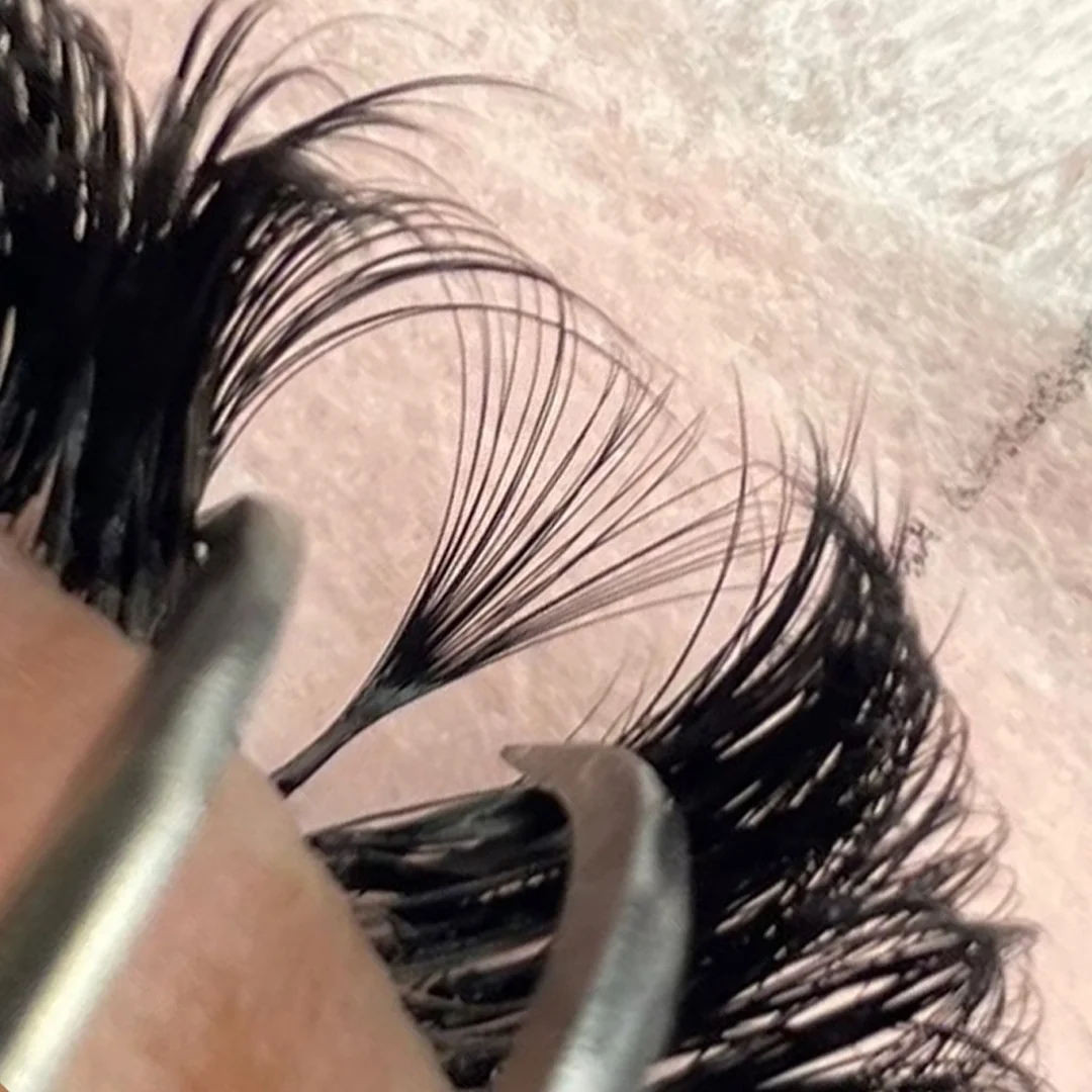 Private label 0.03 0.05 0.07mm mega volume easy fanning eyelash extensions cashmere lash trays easy fan easy fanning lashes