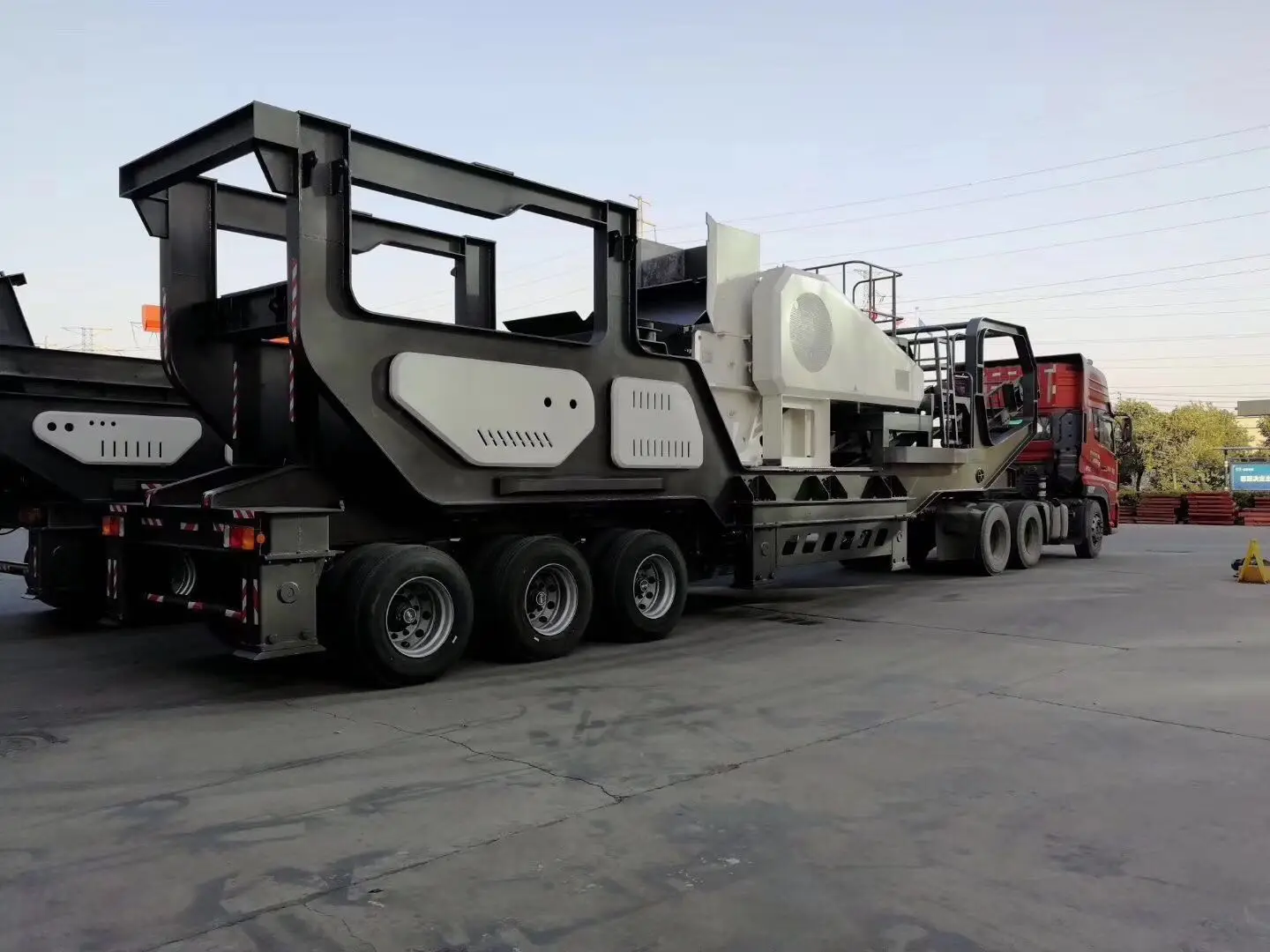 China Manufactured Granite Mobile Jaw Crusher Machine / Jaw Mobile Crusher / Mobile Crusher 150ton Per Hour