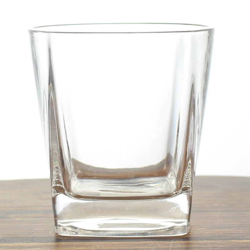 Custom poker whiskey glass lead free whiskey glass etched whiskey square rocks drink glasses