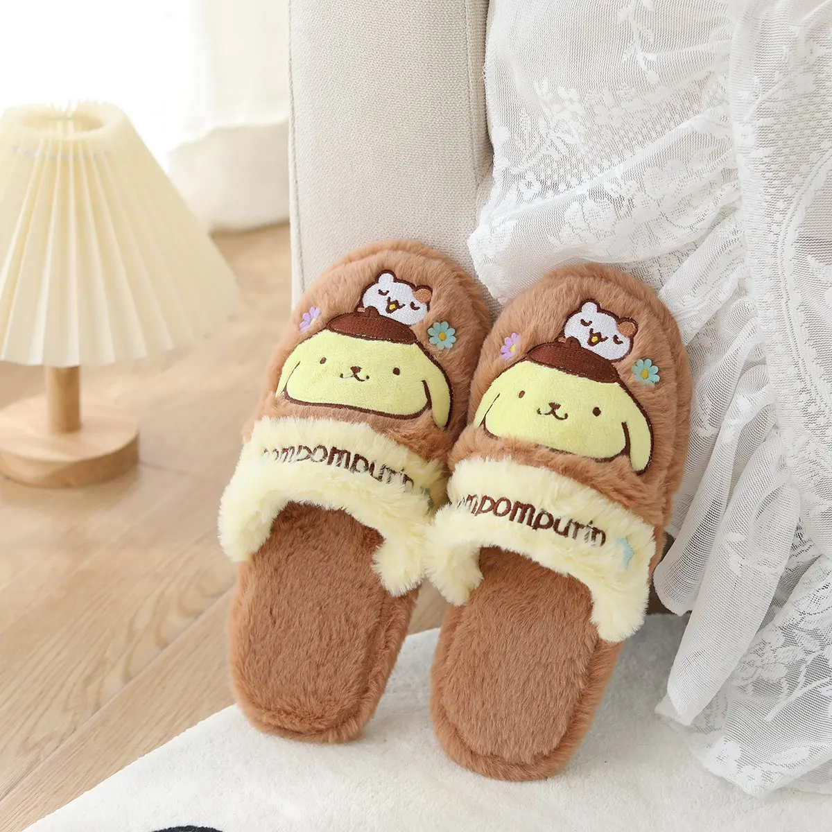 Оптовая продажа Мультяшные плюшевые тапочки Sanrio Kuromi Melody Frog модная домашняя обувь мягкие теплые для взрослых и детей