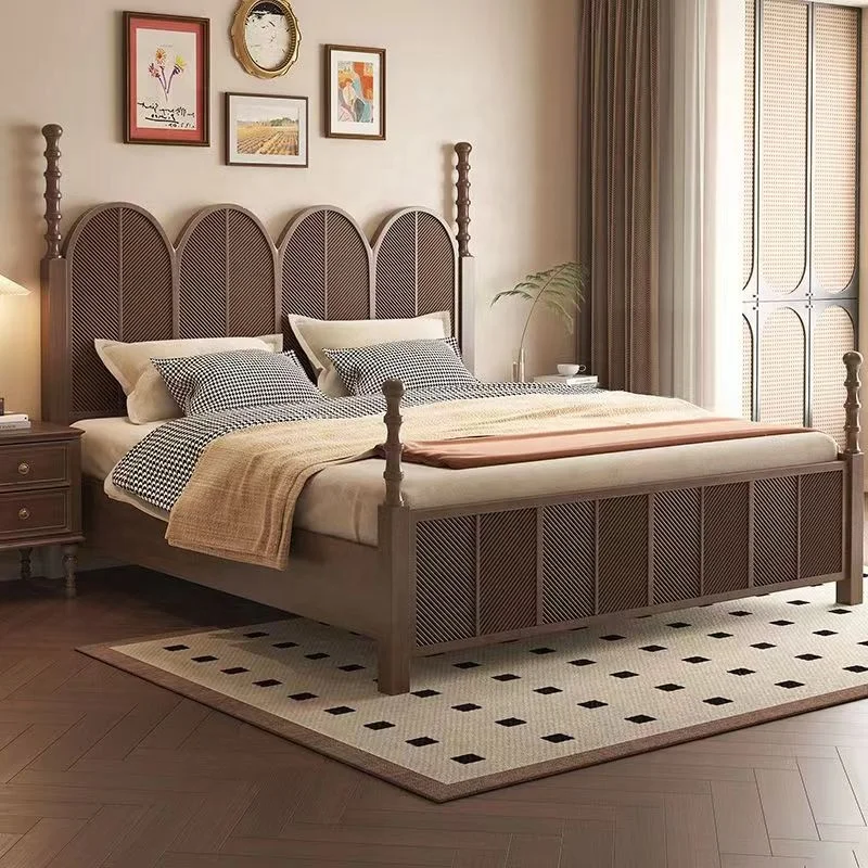 Manufacturers direct sales of American solid wood bed double French retro carved Roman column wedding bed