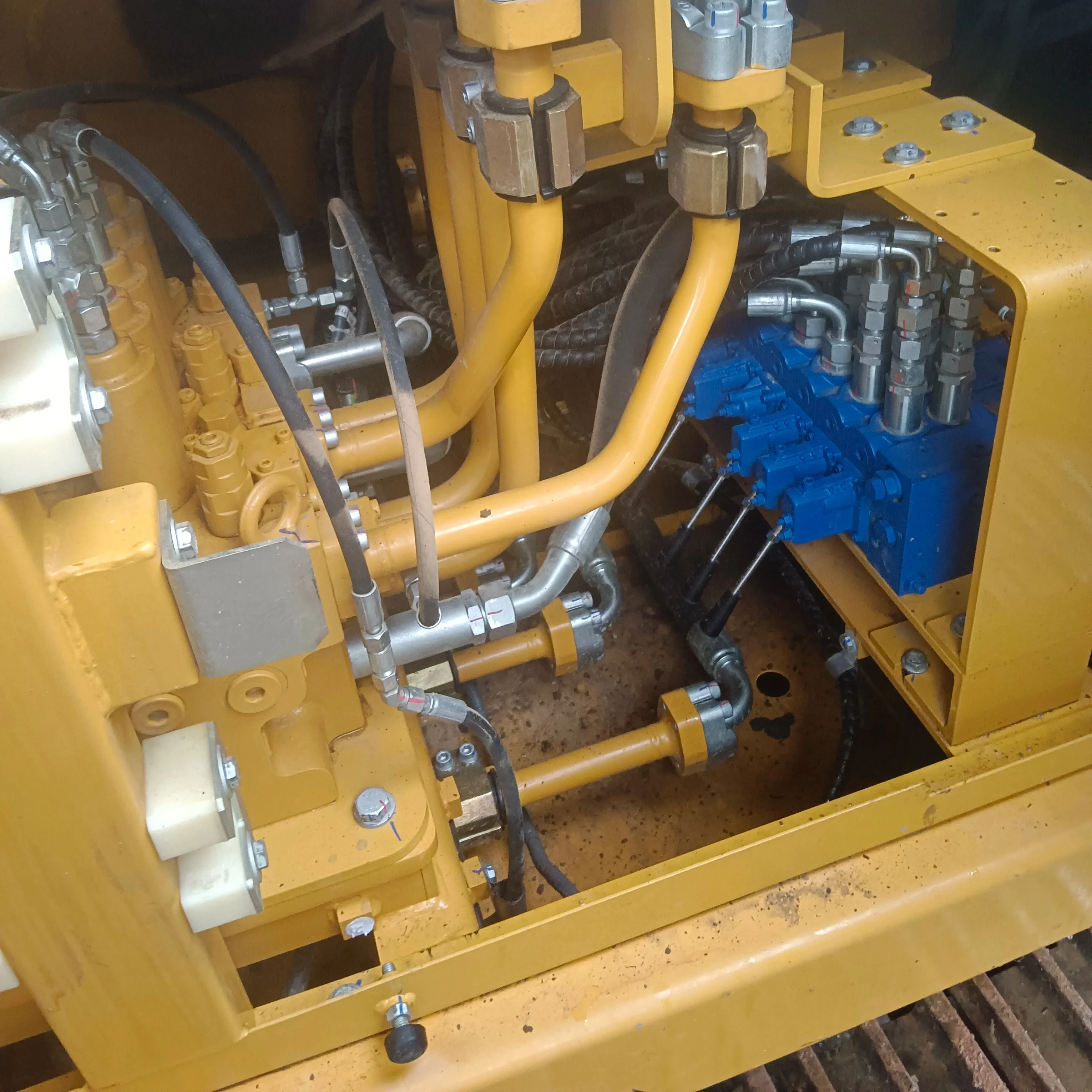 Used Rotary Drilling Rigs SANi SR235 Hydraulic Pile Drilling Rigs