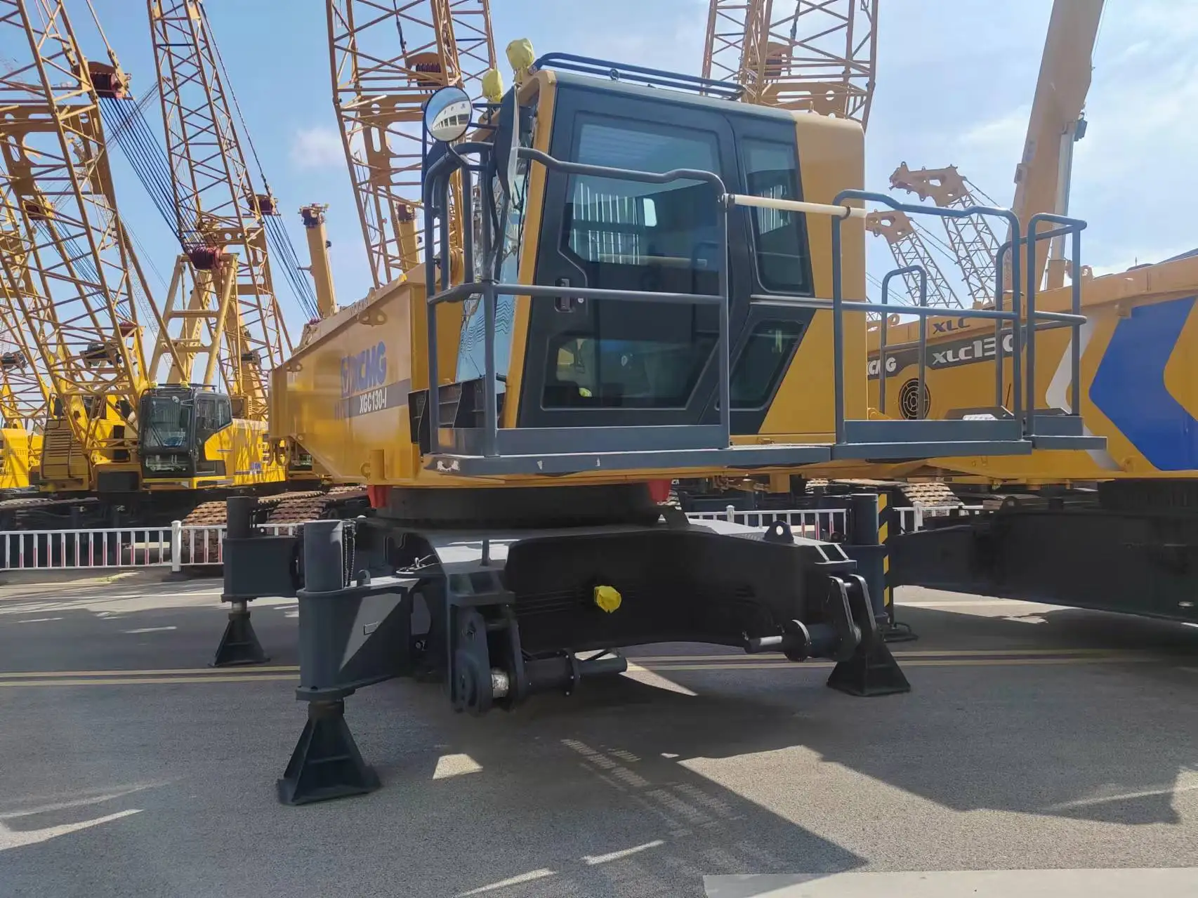 XCMG Official Second Hand 130 Ton Mechanical Crane XGC130-I Used Hydraulic Crawler Crane With Best Prices