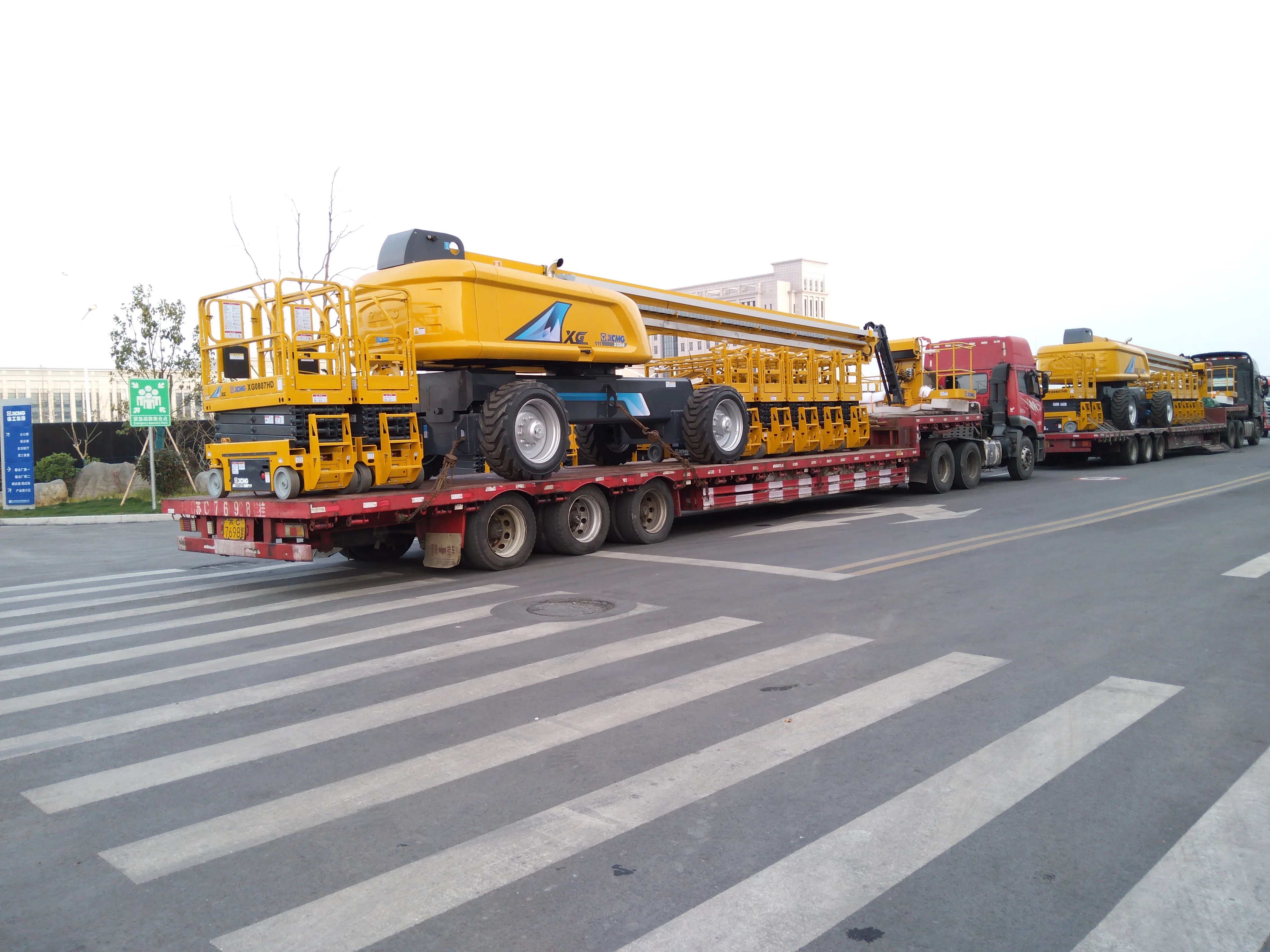 XCMG GTJZ1212 used hydraulic scissor lift platform 12m electric platform lift for sale