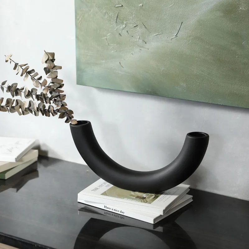 Wholesale White Black Morden Style Flower Vase Office Desktop Living Room Ceramic Vase For Home Decor