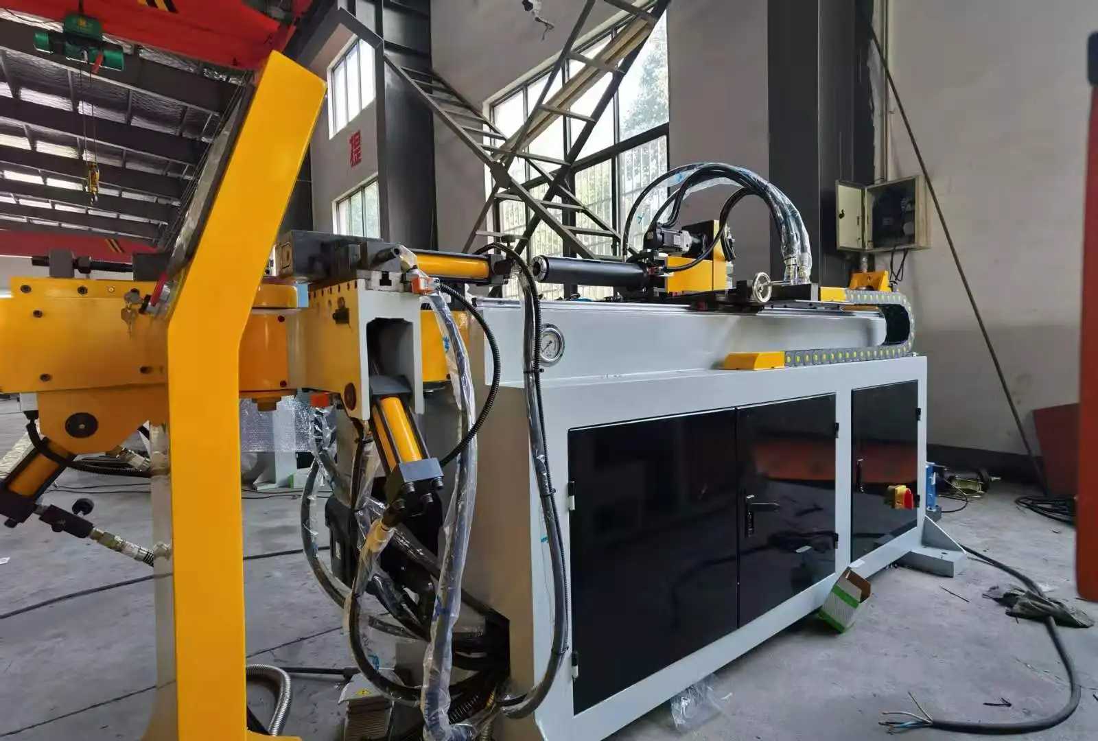 
Pipe bending machine 