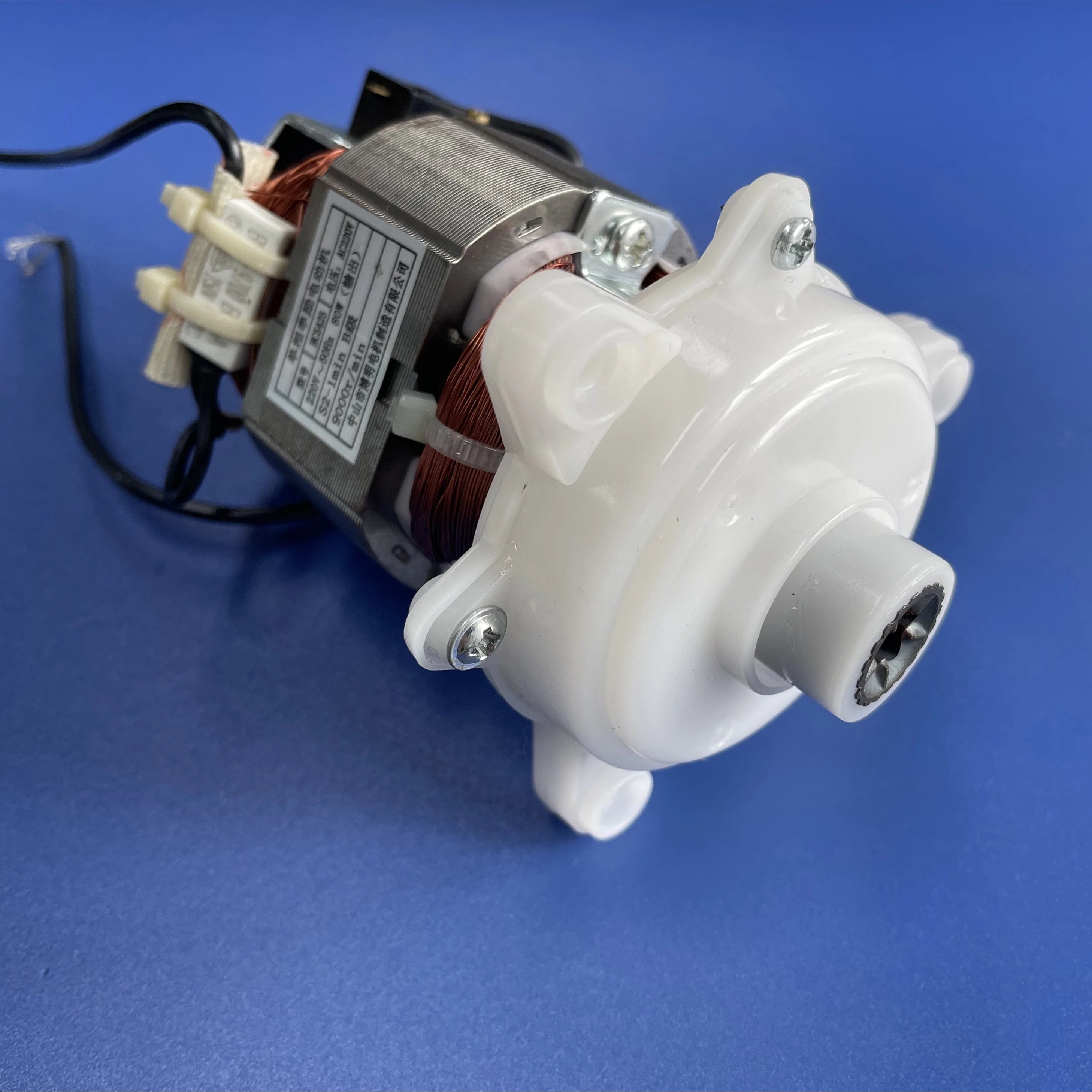 Дешевые прочные пластмассовые сырьевые материалы полиоксиметиленовые помпоны гранулы 10% 20%