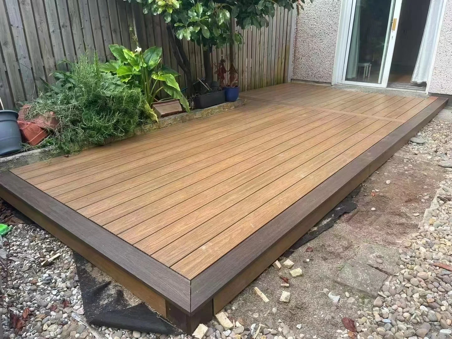 Modern Durable Waterproof WPC Composite Deck Board Wood Teak Material PVC Outdoor Deck Floor Covering Exteriors