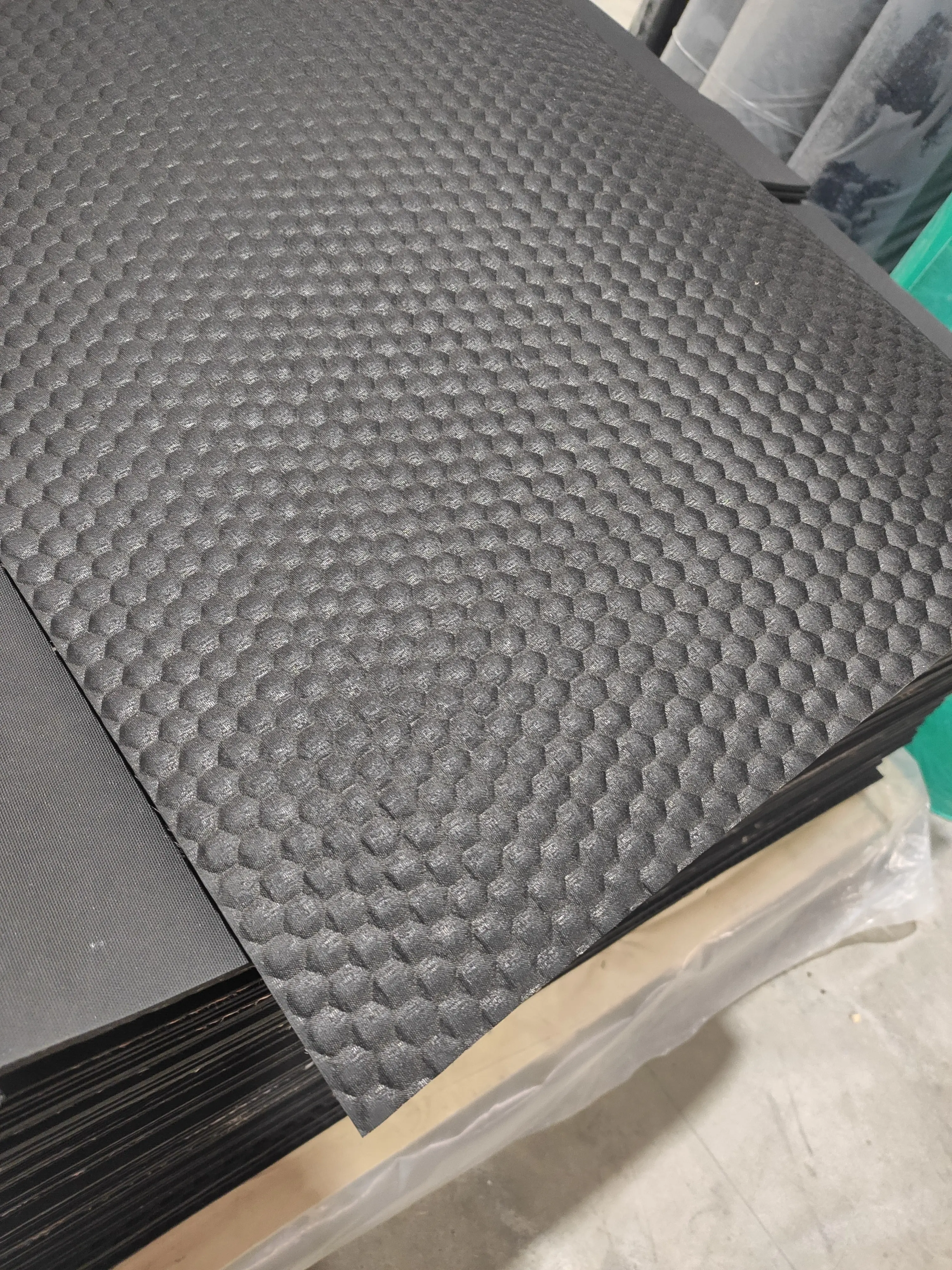 Cold insulation agricultural rubber pig stall mats for piglets and pigs