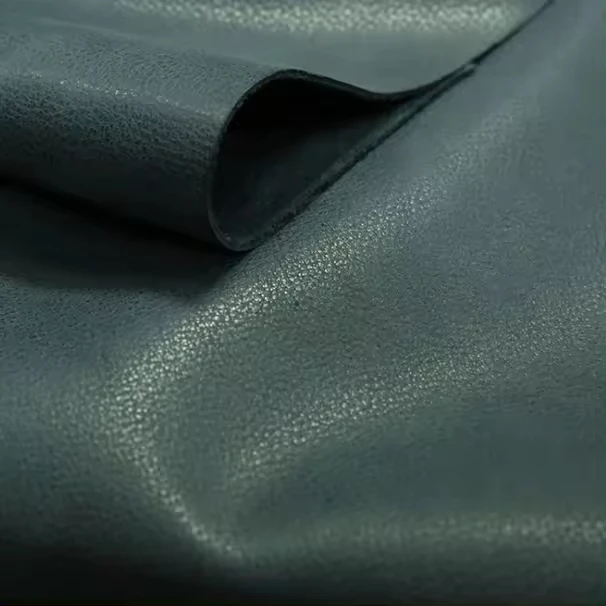 Top Quality Full Grain Cowhide Waxed Bull Vegetable Tanned Cowhide First Layer Genuine Leather Material for Bag Shoes Wallet