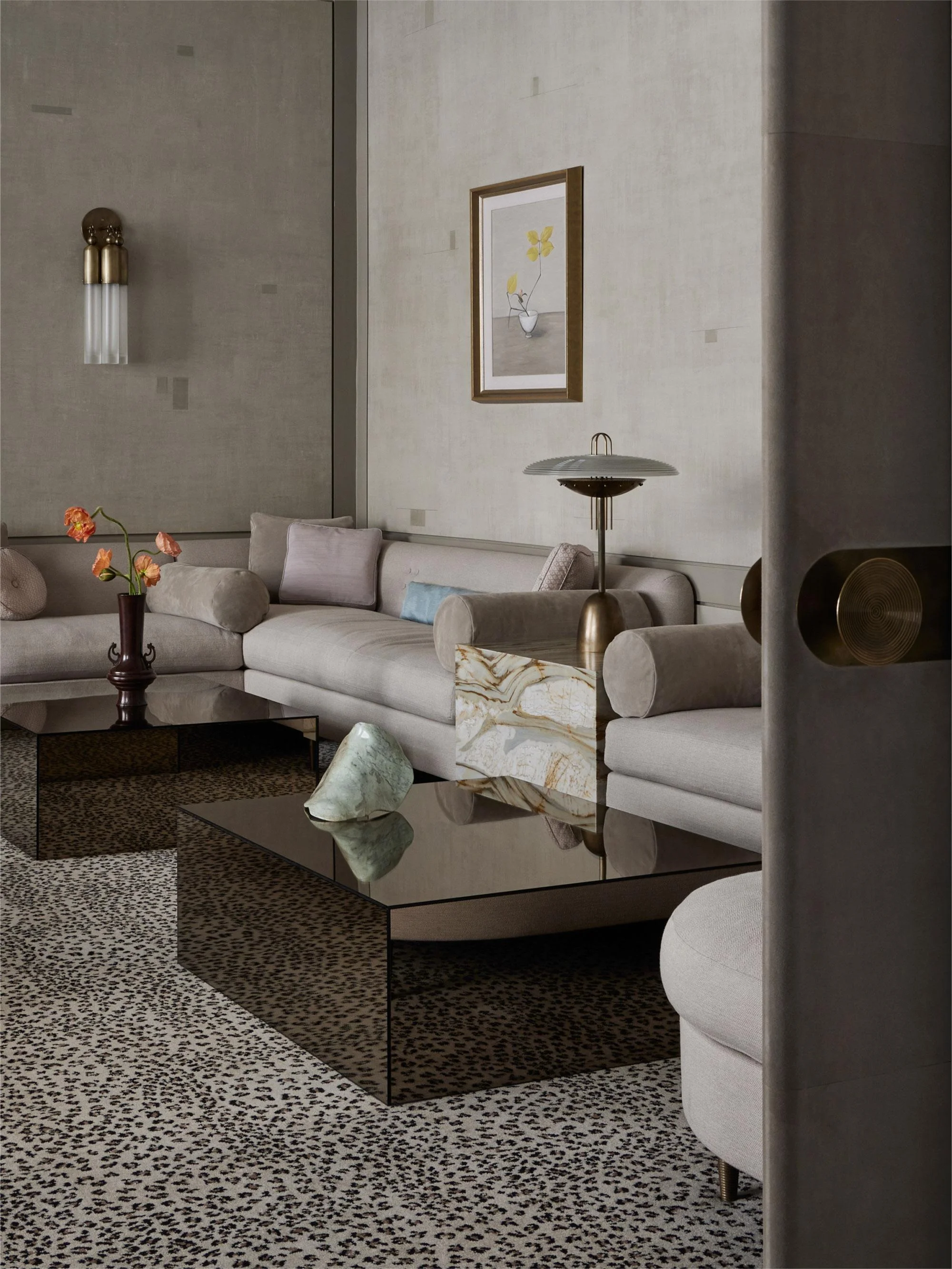 Manufacturer customization art decor copper villa hotel living room indoor standing floor lights solid brass signal Y floor lamp
