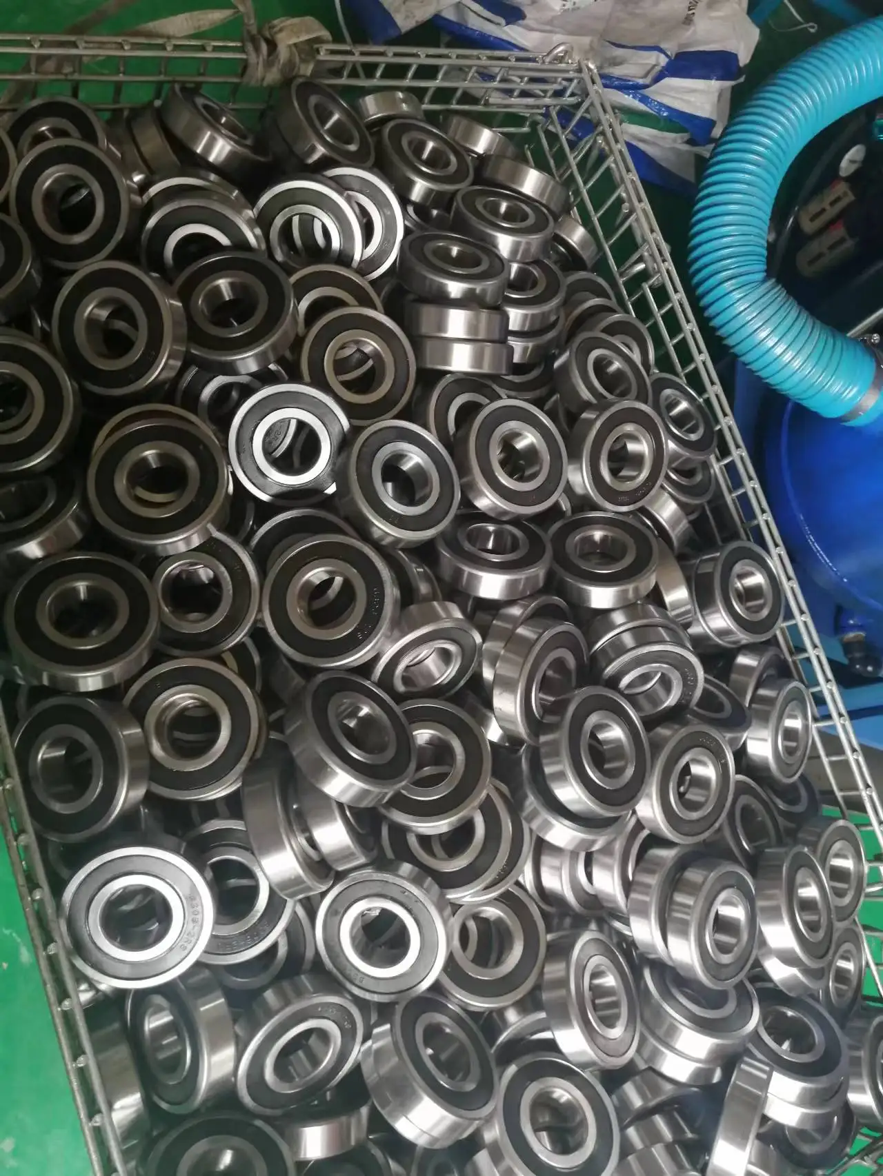 China Supplier High Quality Deep Groove Ball Bearing 6302 6000 6300 6203 6301 2RS Bearings