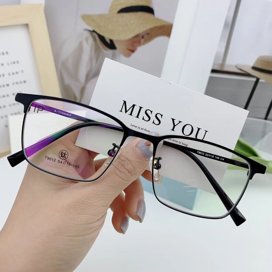 2021 Newest Titanium Optical Frames Fashion Blue Light blocking Glasses Men Highest Quality Read Glasses Mens WKT9012