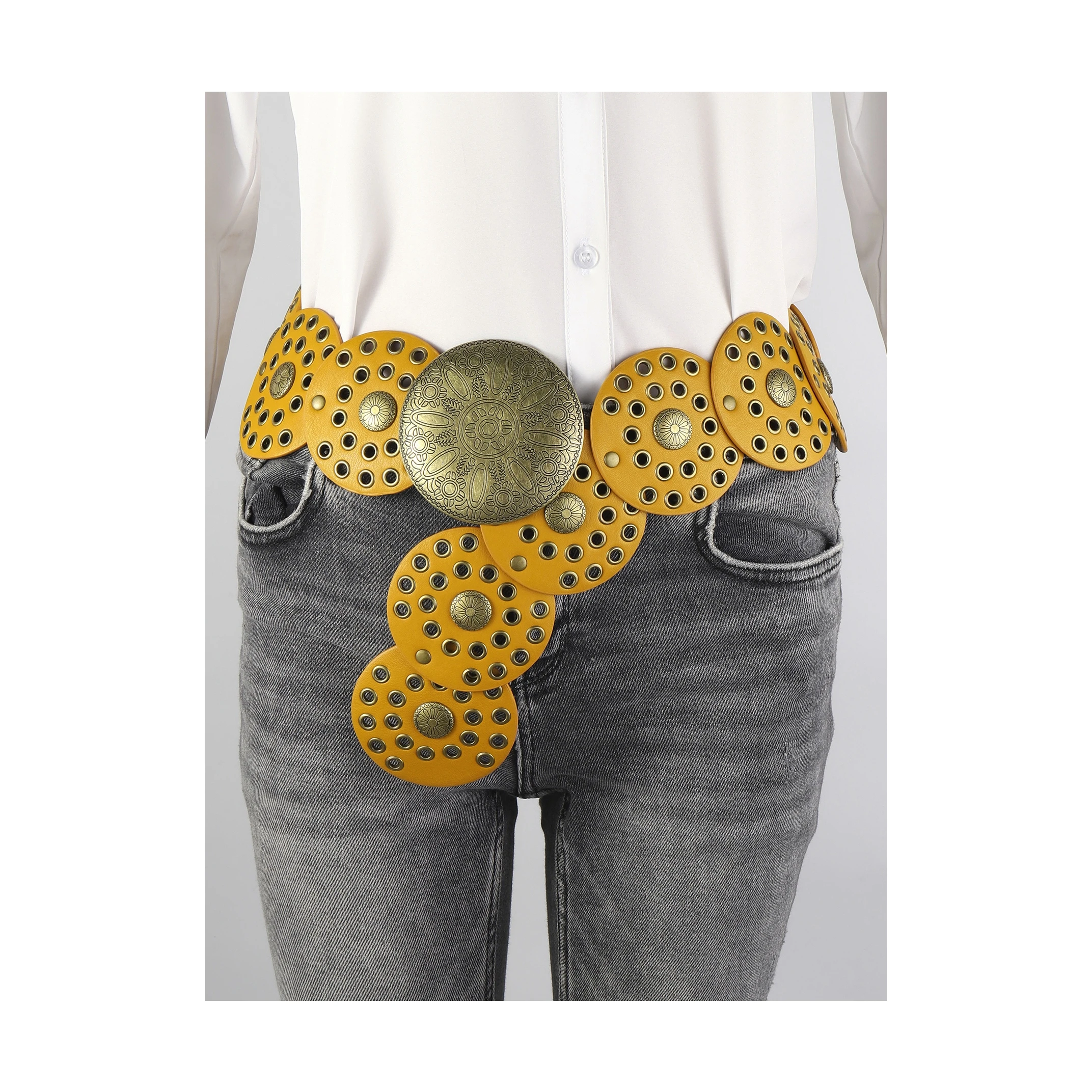 Wholesale Western Cowboy Punk Belt New Design Exaggerated Round Alloy Leather Belt for Women