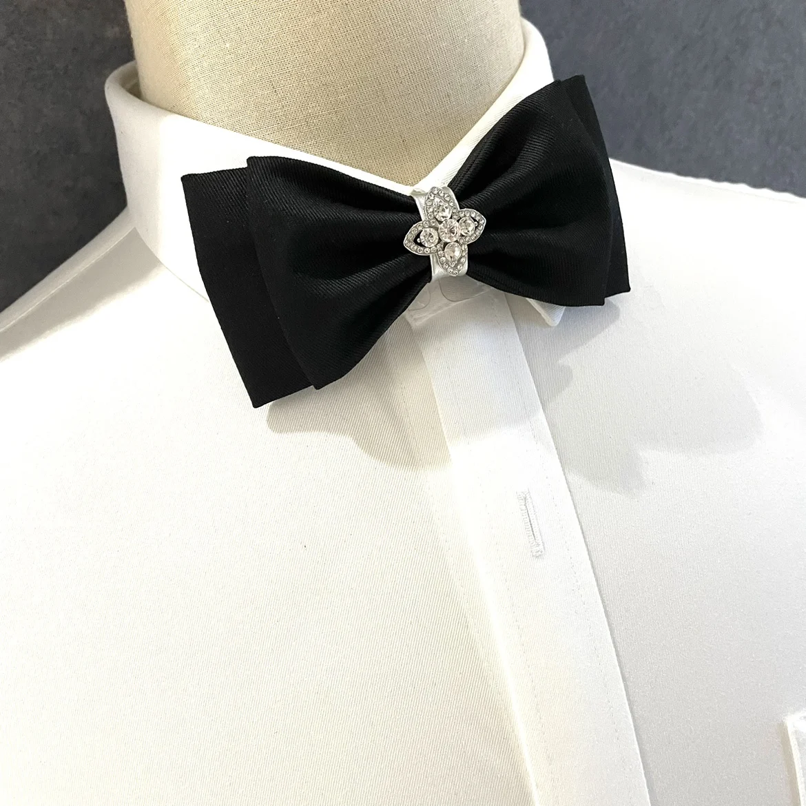 Brand new men wedding bowties solid color polyester bow ties satin double layer Cravats with rhinestone for wholesale