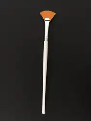 Private Label Small MOQ Glycolic Acid Skin Peeling Synthetic Hair Fan Brush Makeup Brush