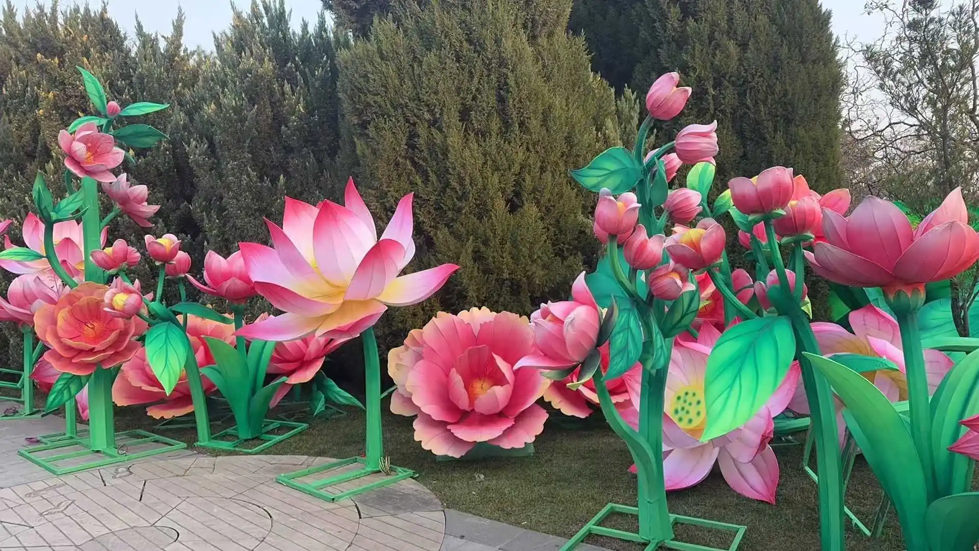 Handmade 2025 Chinese lantern Paper flower tulip lotus Silk Lanterns for Christmas New Year for Outdoor Decorative Lighting