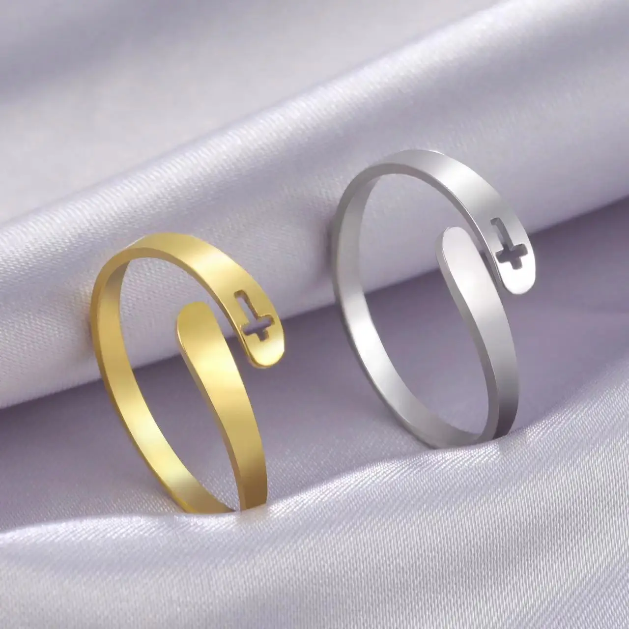 Stainless steel open adjustable cross rings 18k gold plated non tarnish waterproof fashion jewelry rings