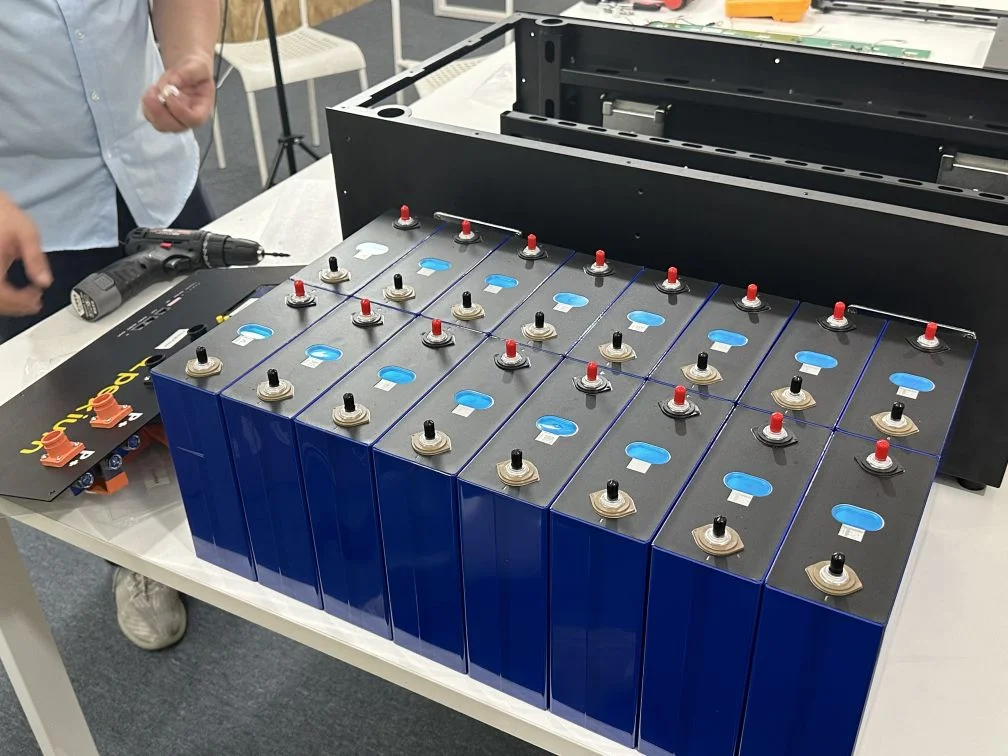 REPT  320Ah 330Ah 320A Grade A 8000cycles  320Ah akku single cell 1100Wh solar storage RV Boat akku EV car lifepo4 battery