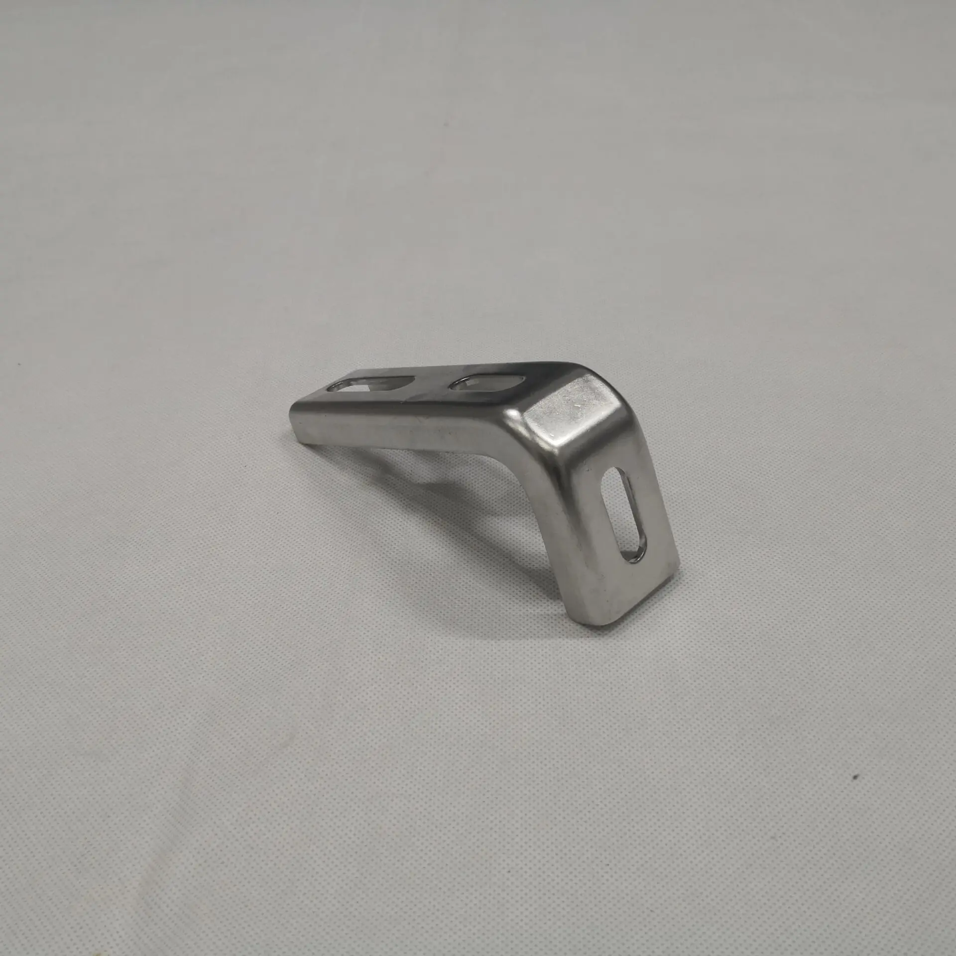 
SS BRACKET N802A WITHOUT KNOB LIP L SHAPE PARTS STAINLESS STEEL AISI304 for conveyor 