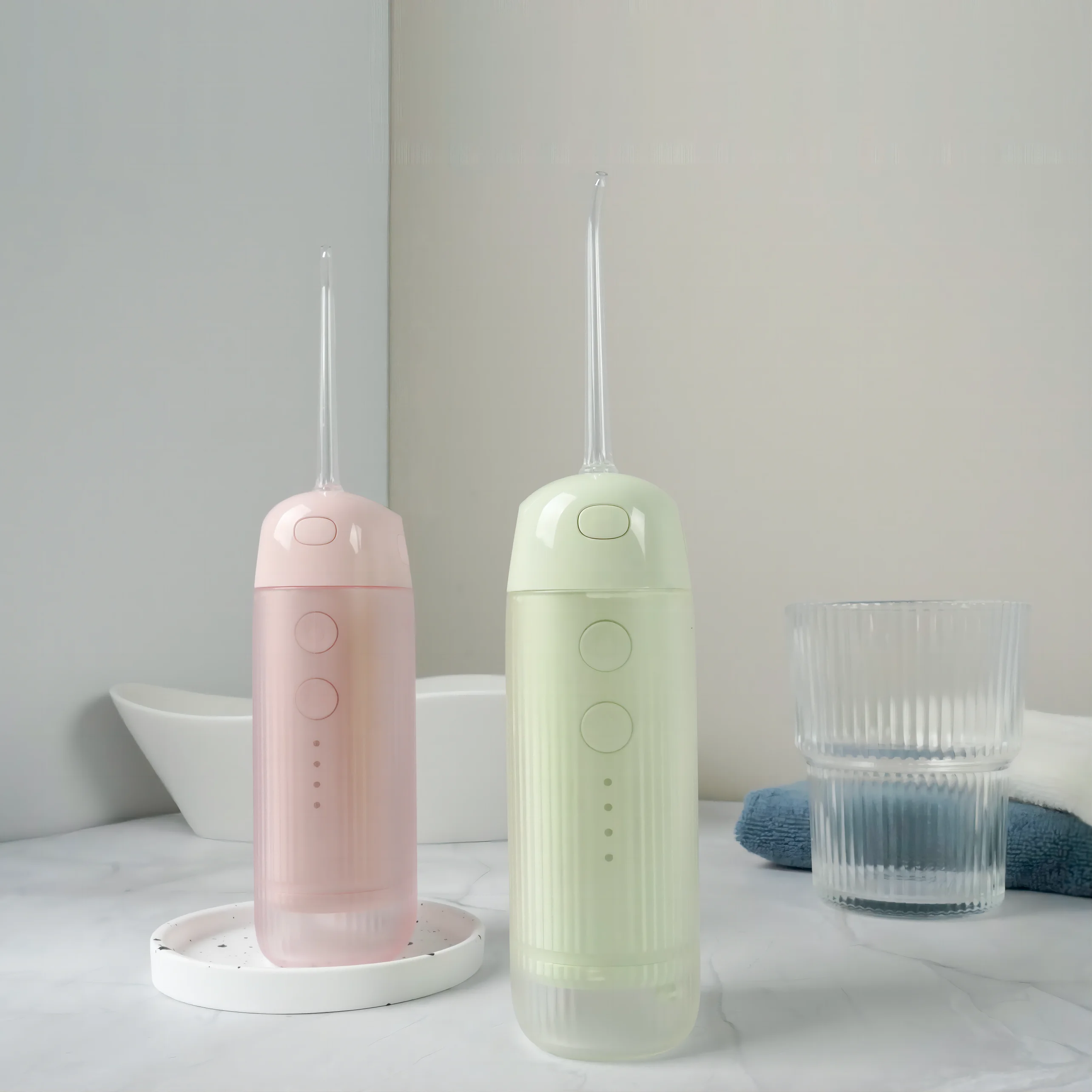 Free sample Portable Foldable Water Flosser Teeth Cleaning Private Label Rechargeable Cordless Electric Dental Oral Irrigator