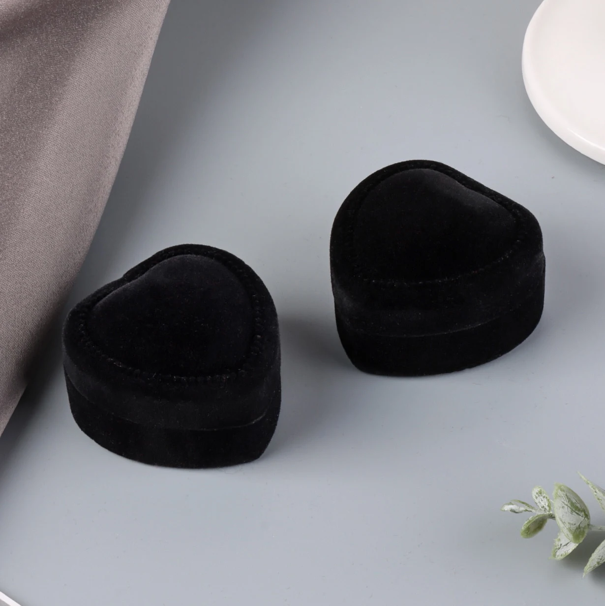 Luxury Valentine Plastic Black Heart Ring Flocking Velvet Jewelry Gift Packaging Box