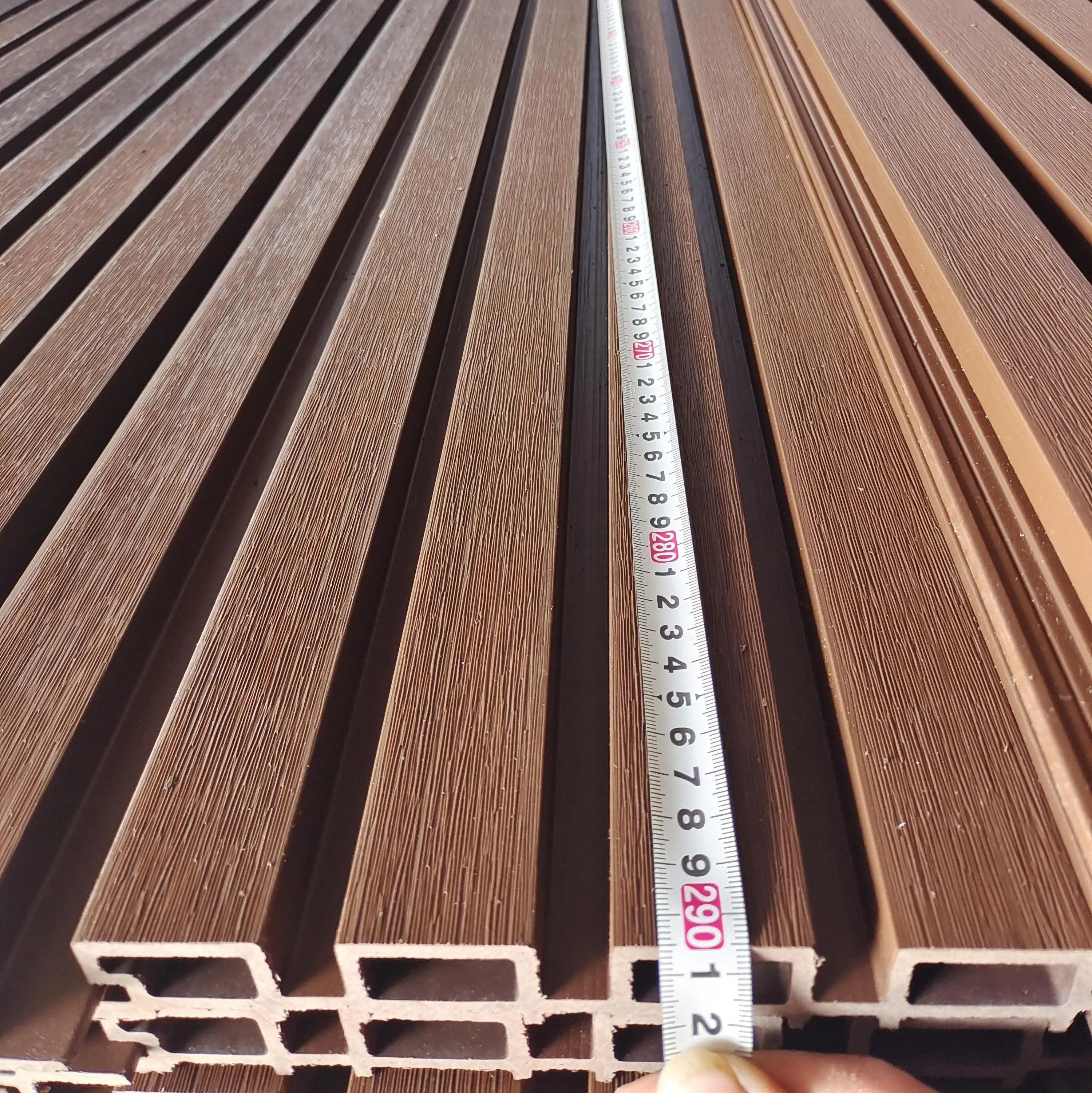 Совместная экструзия наружная настенная панель Wpc Облицовка стен