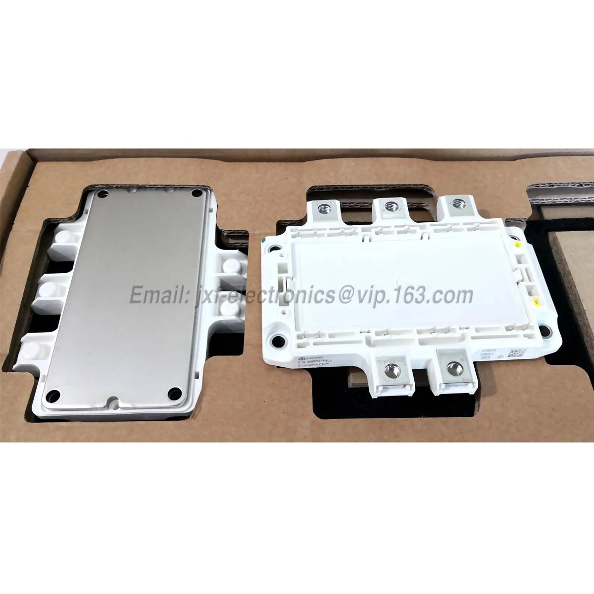3-уровневый фазовый модуль IGBT F3L300R07PE4