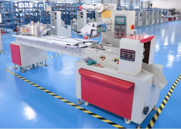 Automatic vacuum pressing corn down jacket bag honey spoon pillow packing machine for soap vegetable bread