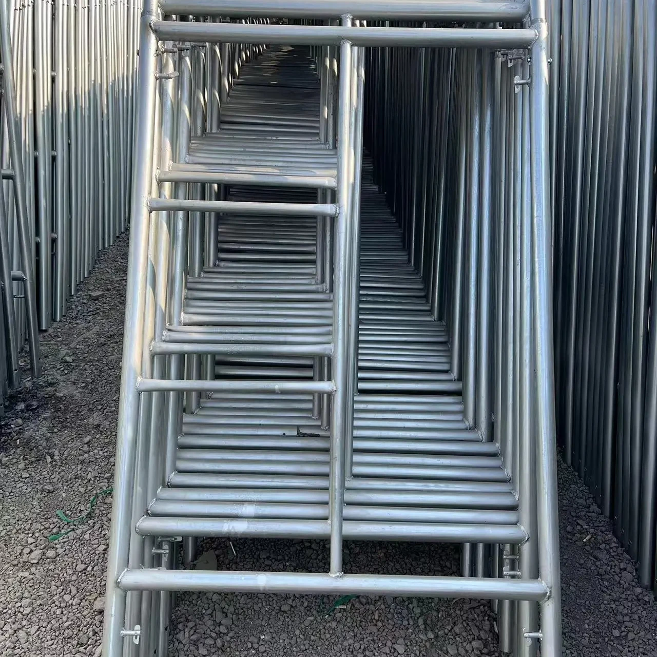 Quality Ladder Scaffolding Speed Lock Metal Frame Scaffolding Construction Prop Scaffold Material Stylish Design