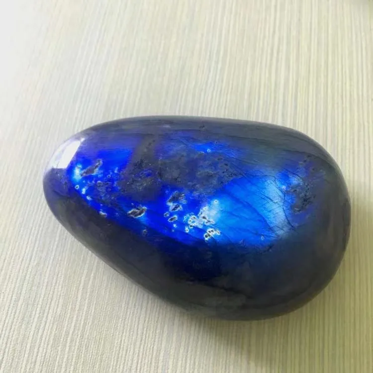 Bulk best selling Healing Crystal Quartz Palm Natural Labradorite polished stone beautiful Flash Crafts For Gifts decorations