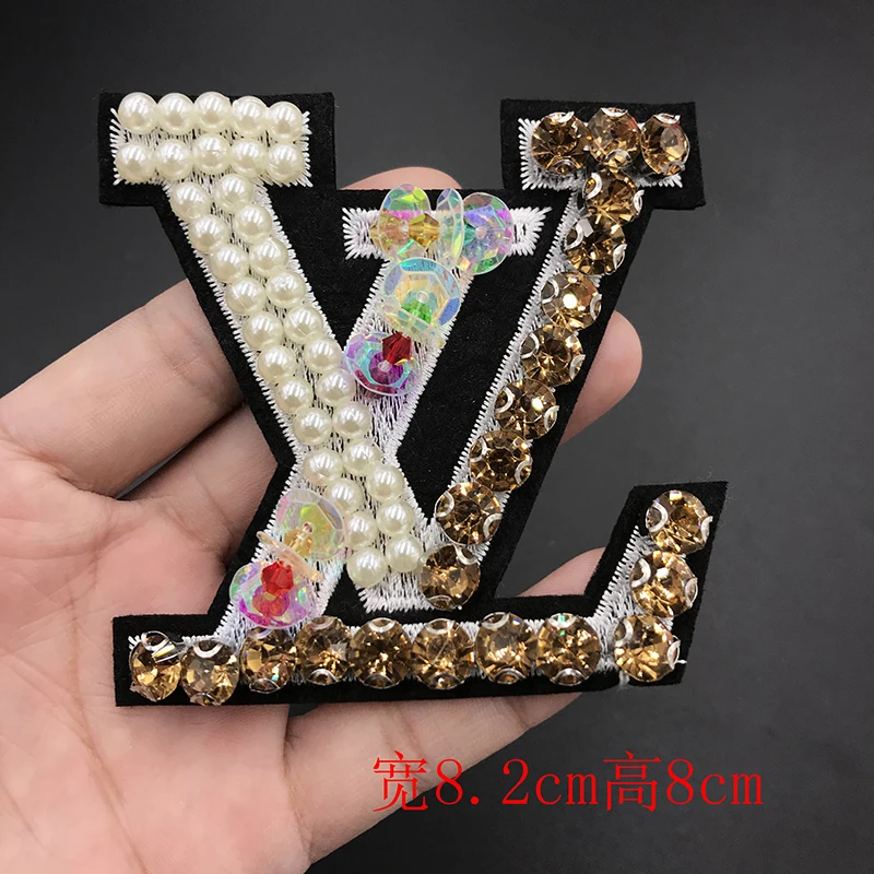 Heavy handmade nail bead brand LOGO double C perfume bottle, clothing, hat, shoes, decoration accessories, patch patch.