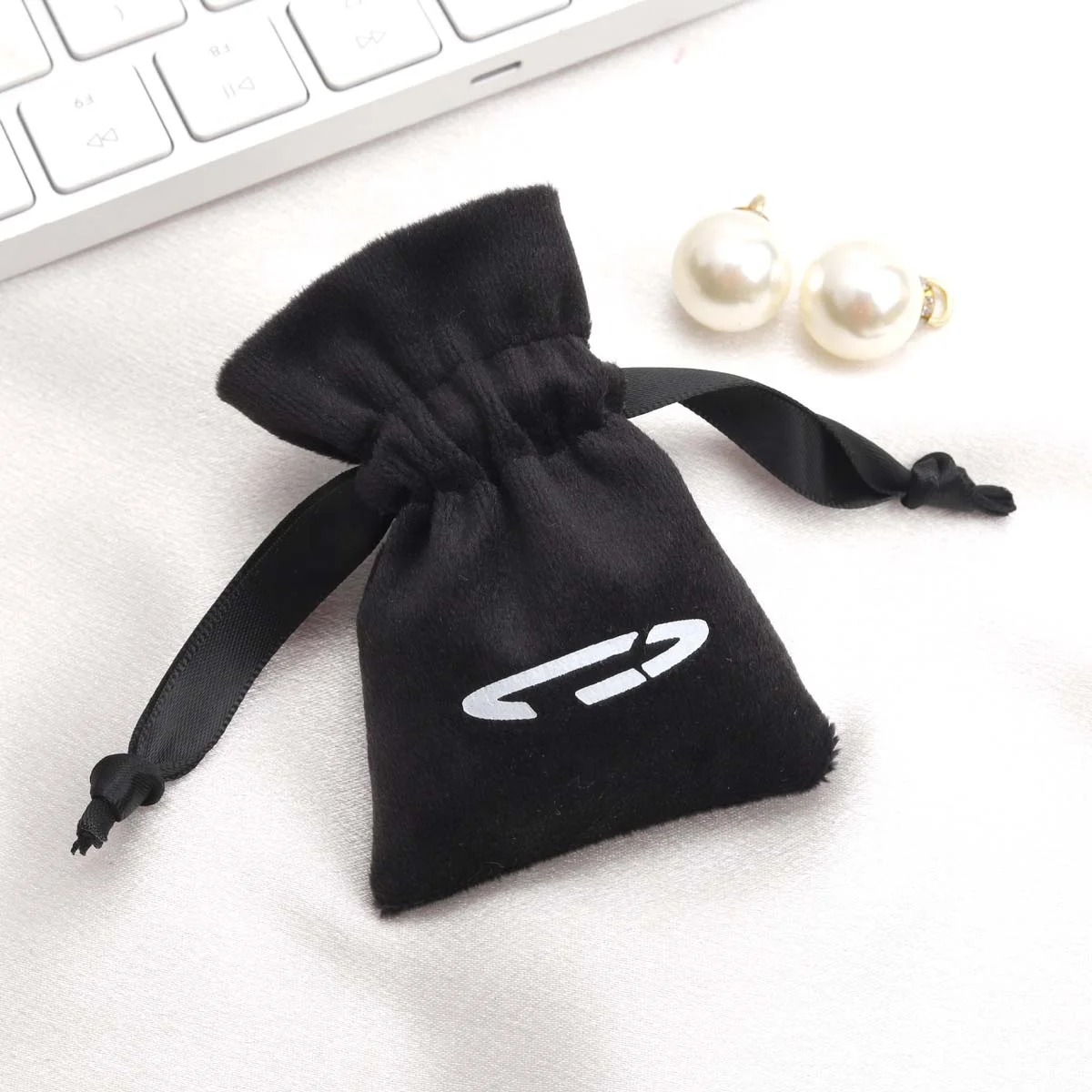 High Quality Mini Ring Pouch Custom Logo Printed Black Velvet Necklace Earring Packing Drawstring Jewelry Bag