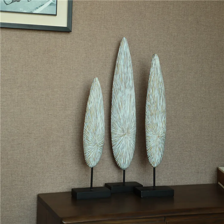 High quality classic resin decor sculptural resin crafts white home decoration for desk living room